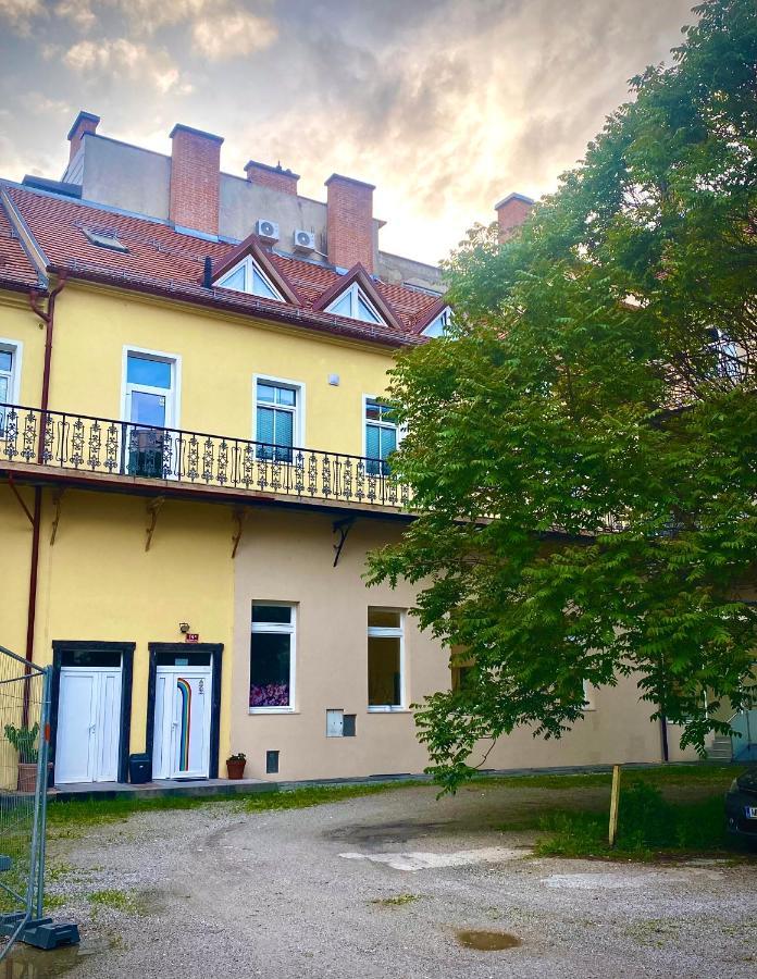 Rainbow House Rooms Maribor Buitenkant foto